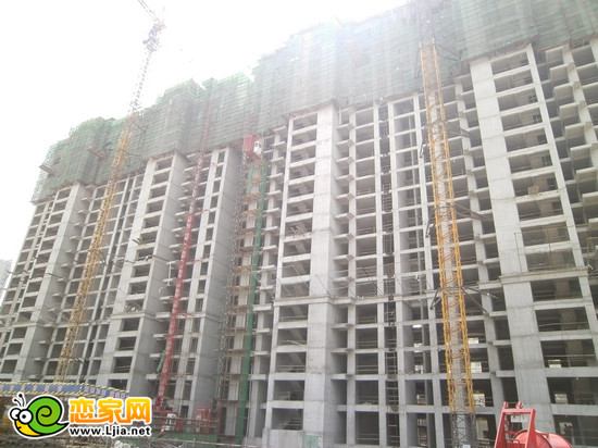 現(xiàn)代頤和苑項(xiàng)目1號(hào)樓工程實(shí)景圖（2013.24）