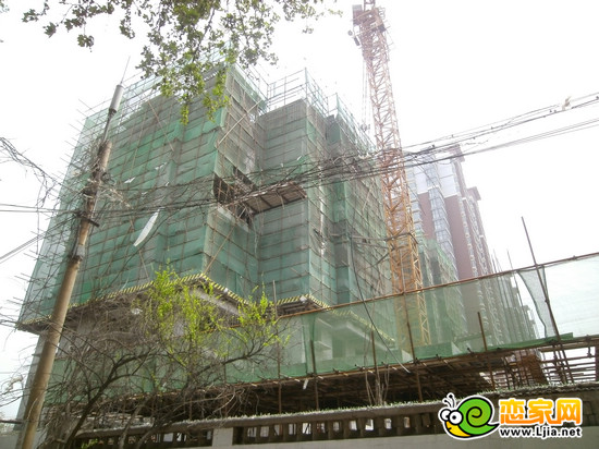 中央公園8號(hào)樓工程實(shí)景圖（2013.4.30）