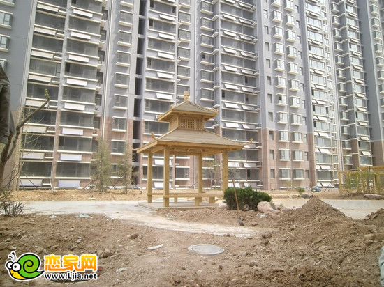 鴻基行政公館項(xiàng)目園林景觀實(shí)景（2013.5.3）
