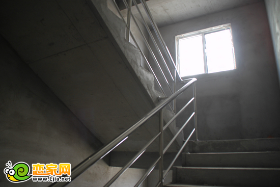 瑞德苑樓體內(nèi)部實(shí)景圖（2013.5.6）