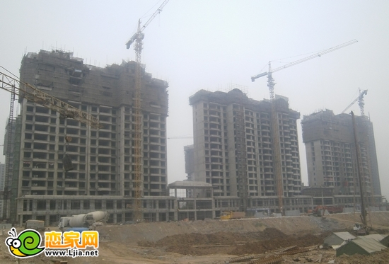 御景江山城項(xiàng)目實(shí)景圖（2013.5.7）