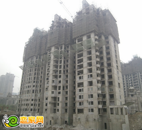 御景江山城項(xiàng)目2號(hào)樓實(shí)景圖（2013.5.7）