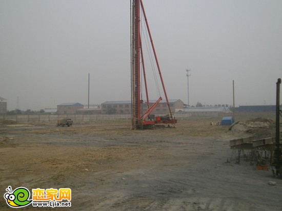 華浩活力城項(xiàng)目工地實(shí)景圖（2013.5.8）