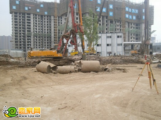 現(xiàn)代奧城6號樓實景圖（2013.5.8）