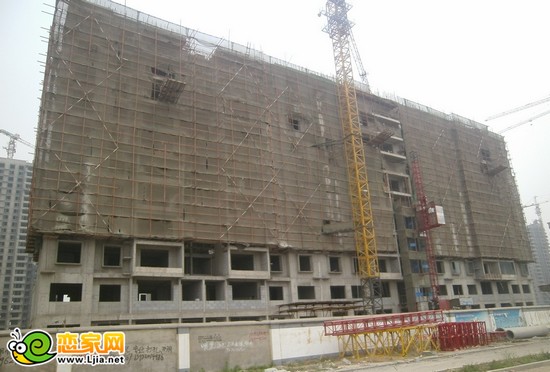 左岸楓橋11號樓工地實景圖（2013.5.8）
