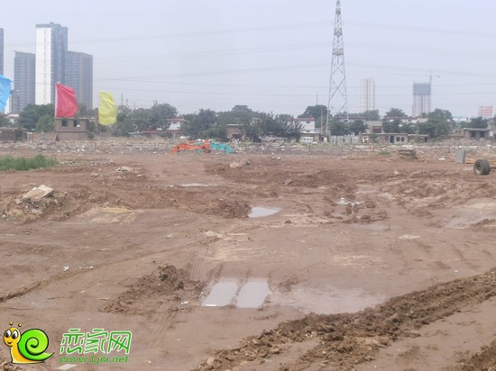 水岸春天項目工程實(shí)景圖（2013.6.17）