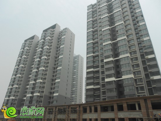萬浩儷城南區(qū)3、5號(hào)樓工程實(shí)景圖（2013.6.26）