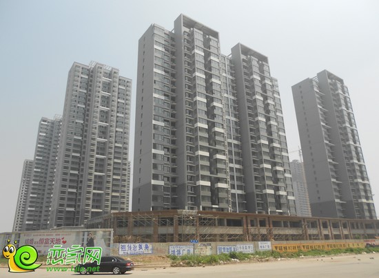 萬浩儷城項目南區(qū)實景圖（2013.7.4）