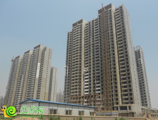 萬浩儷城項目北區(qū)實景圖（2013.7.4）