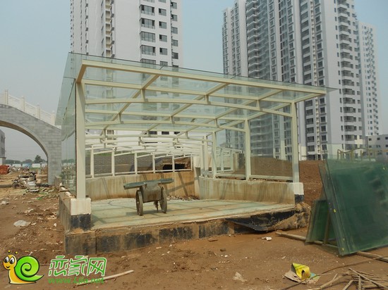 左岸楓橋系項目地下車位入口