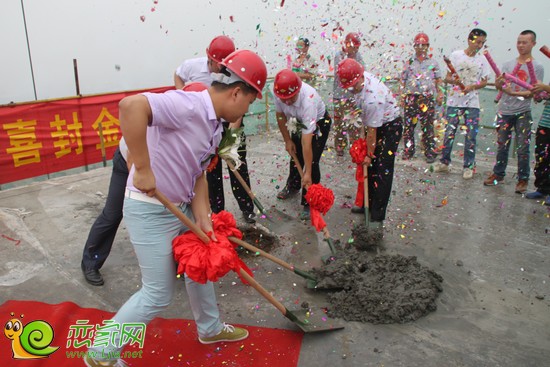 華浩廣星源領(lǐng)導(dǎo)填水泥