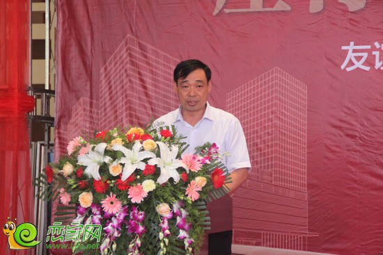 叢臺(tái)區(qū)區(qū)委常委、常務(wù)副區(qū)長(zhǎng)趙永坤上臺(tái)致辭