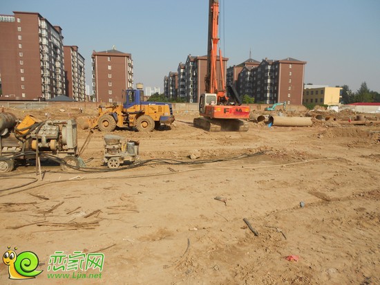 名仕公館項(xiàng)目工地實(shí)景（2013.8.1）