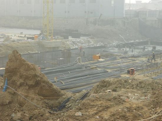 現(xiàn)代奧城7號(hào)樓地基建設(shè)完成（2013.12.18）