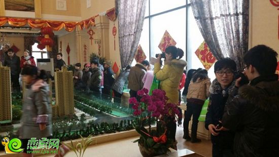 潤實(shí)·月亮灣售樓部現(xiàn)場