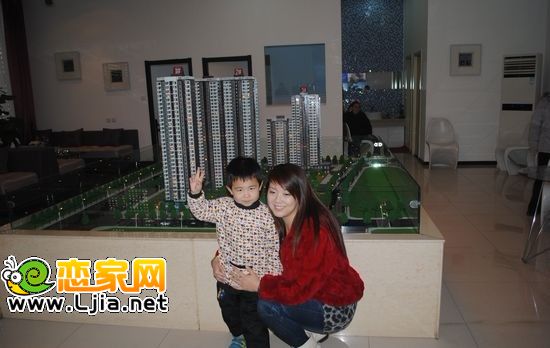 溫馨的一對(duì)母子