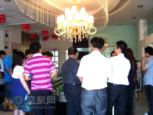 安聯(lián)水晶坊一路走來的辛苦坎坷 你了解多少？