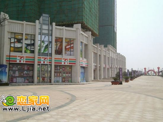 繞小區(qū)一圈的商業(yè)街