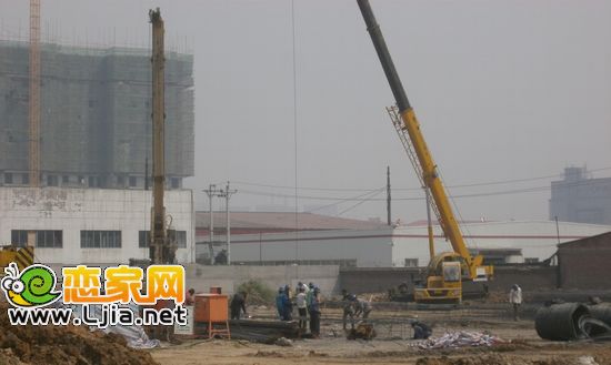 現(xiàn)代海棠灣—施工人員在作業(yè)