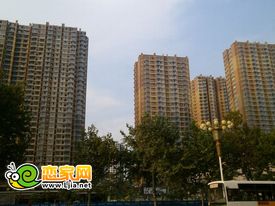 金世紀(jì)新城西區(qū)遠(yuǎn)觀景色