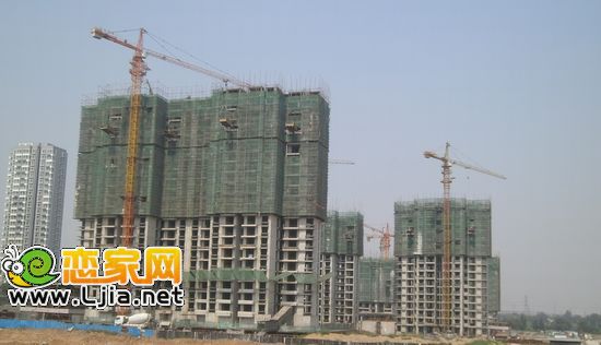 錦繡江南一期工程正在建設(shè)中