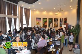 戀家網(wǎng)網(wǎng)友在天悅名苑售樓部
