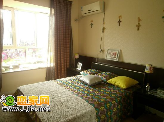 寶盛花語城樣板間的主臥室