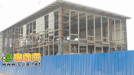 正在建設(shè)中的售樓部