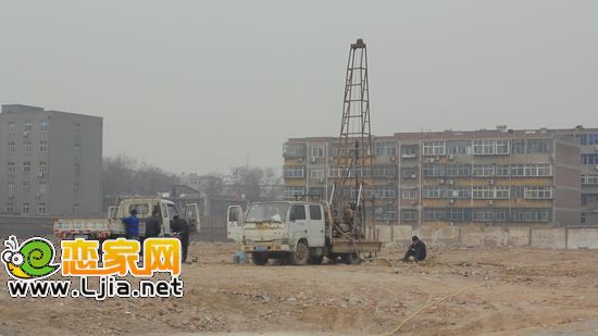 正在勘察地震