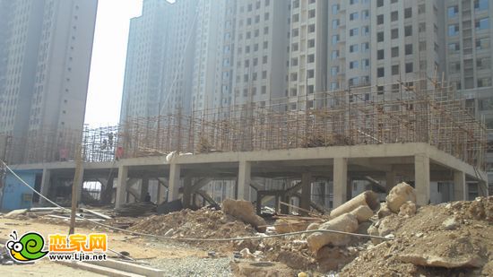 二期商鋪正在建設(shè)中（2013.04.12）