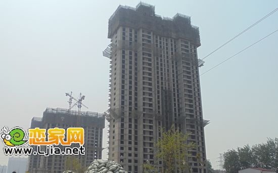 圣水湖畔5#樓已經(jīng)封頂