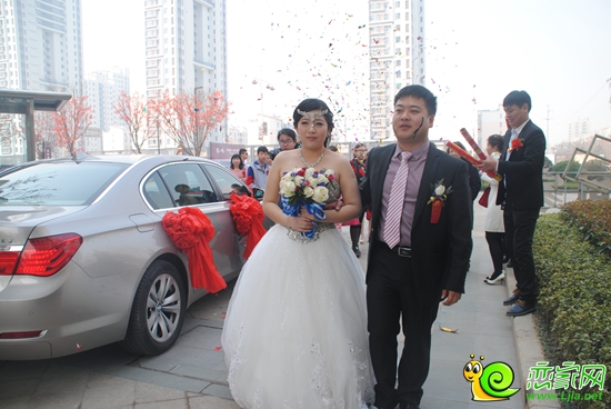 美的城首位業(yè)主婚禮