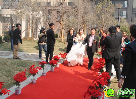 美的城首位業(yè)主婚禮