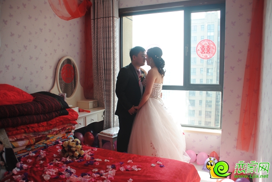 美的城首位業(yè)主婚禮