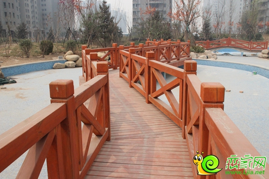 月亮灣小區(qū)內(nèi)的園林景觀實景圖