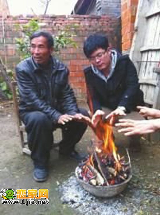 劉獻煒回家探望父親