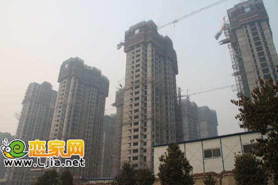 叢臺花園其它8棟樓元旦左右封頂