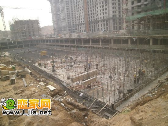 其余樓棟也在有條不紊的施工中