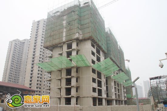 通達(dá)商務(wù)中心住宅部分建至13層