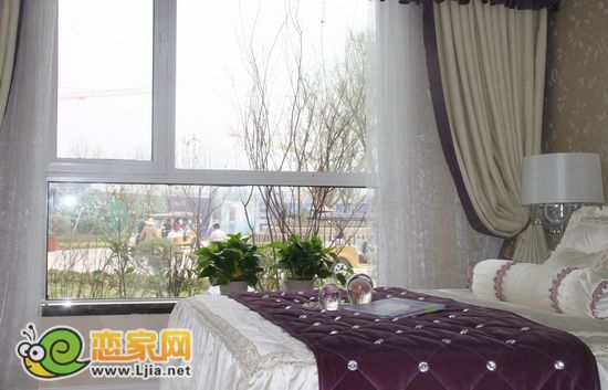 美的城139㎡戶型實景樣板間側(cè)臥