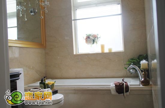美的城139㎡戶型實景樣板間衛(wèi)生間