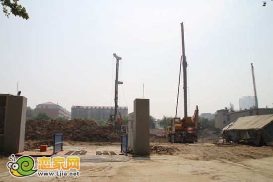 濱河世紀(jì)大廈工地現(xiàn)場