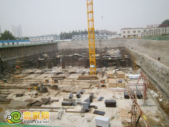 江泉大廈工地現(xiàn)場(chǎng)