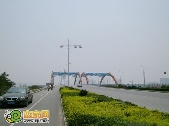 趙都華府與邯鄲獨(dú)特風(fēng)景彩虹橋相鄰 古今交融