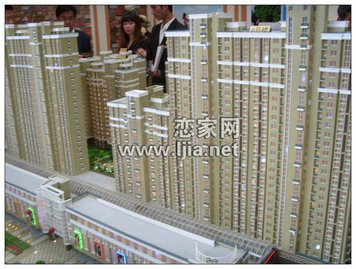 龍旺名城五一房展現(xiàn)場