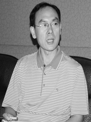 中恒銷售經(jīng)理李豪杰參加會議
