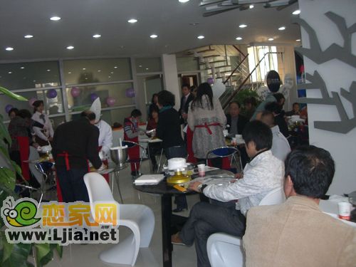 東方新天地蛋糕DIY客戶答謝會(huì)現(xiàn)場(chǎng)