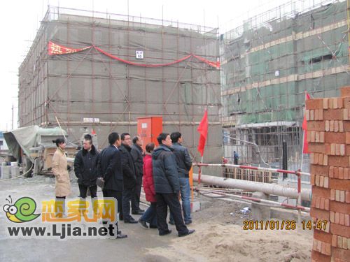 業(yè)主代表參觀工地建設