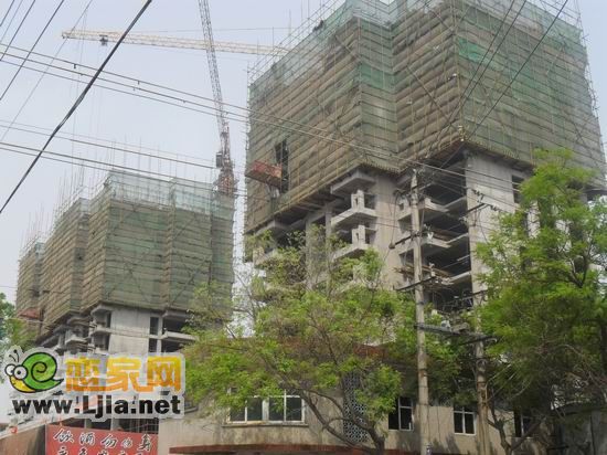 青城逸園施工現(xiàn)場(chǎng)