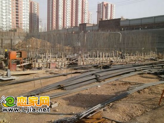 金色漫城4#樓開始做地下一層
